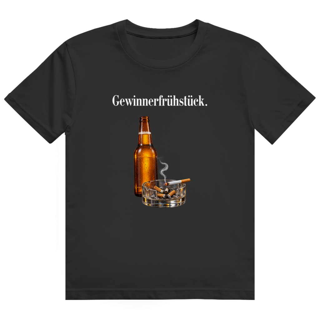 Weißes T-Shirt mit Aufdruck einer Bierflasche und eines Aschenbechers mit Zigarette und Schriftzug 'Gewinnerfrühstück.'